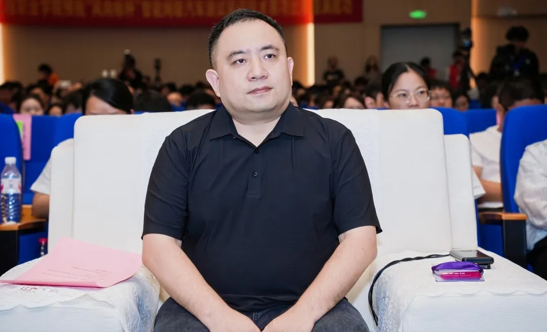 深圳風(fēng)向標(biāo)教育資源股份有限公司 深圳風(fēng)向標(biāo)教育資源股份有限公司